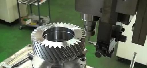 斜齒輪為何比同齒數(shù)直齒輪咬合更精準？揭秘齒輪加工的關(guān)鍵差異