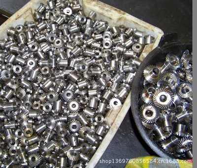 廠(chǎng)家直銷(xiāo)高精度粉末冶金齒輪 傘齒輪與斜齒輪加工全解析